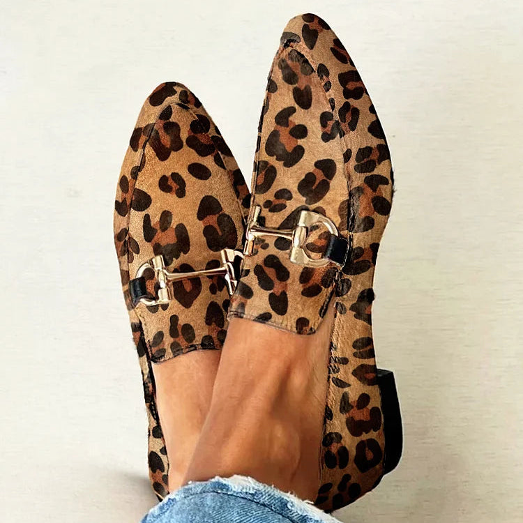 Eliana | Loafer With Metalic Detail