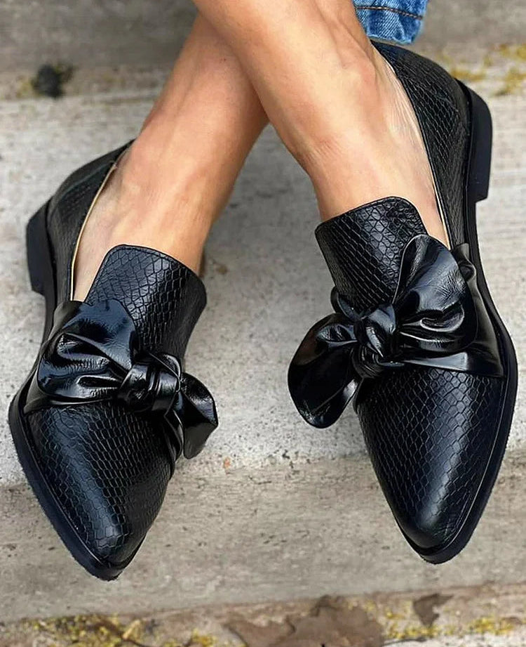 Georgia | Black Loafer With Shiny Bow