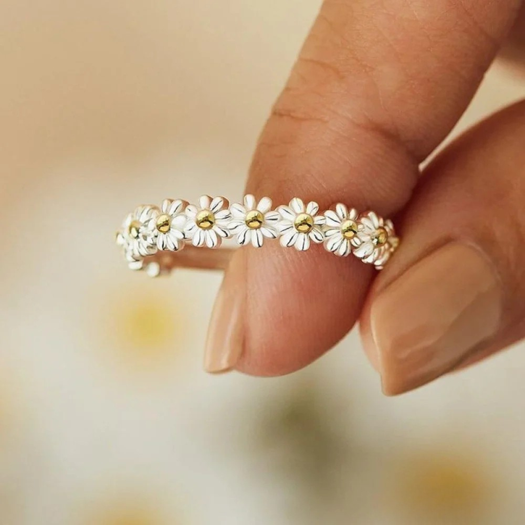 Adjustable Silver Margriet Ring Hand-Enamelled