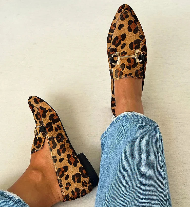 Eliana | Loafer With Metalic Detail