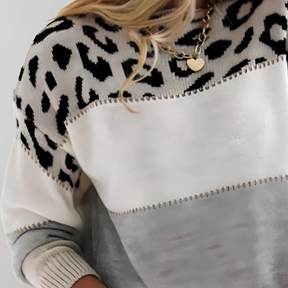 Élise – Knitted Sweater with Leopard Print