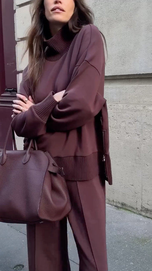 Jessy – Elegant and Harmonious Knit Set