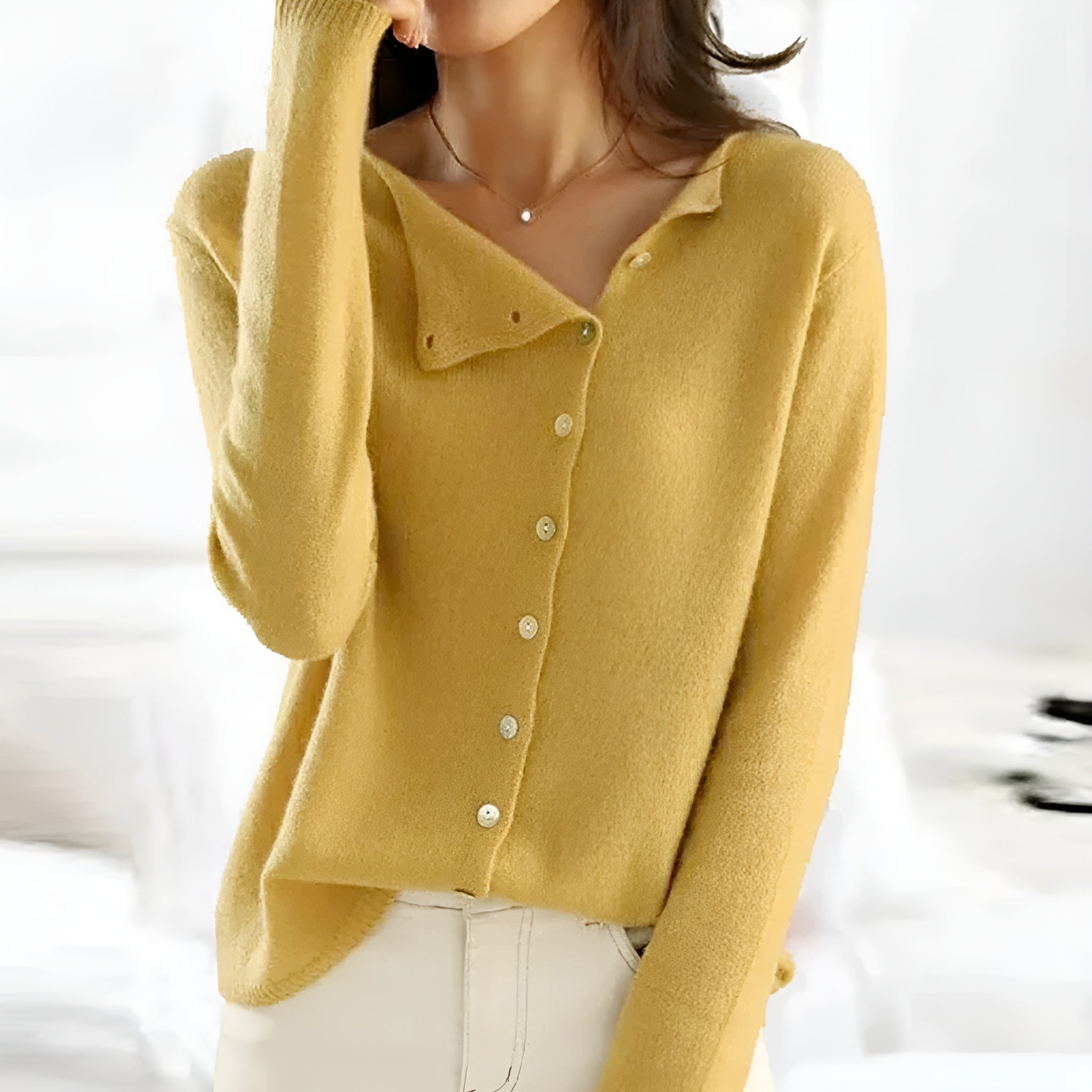 Léa – Refined and Elegant Cardigan