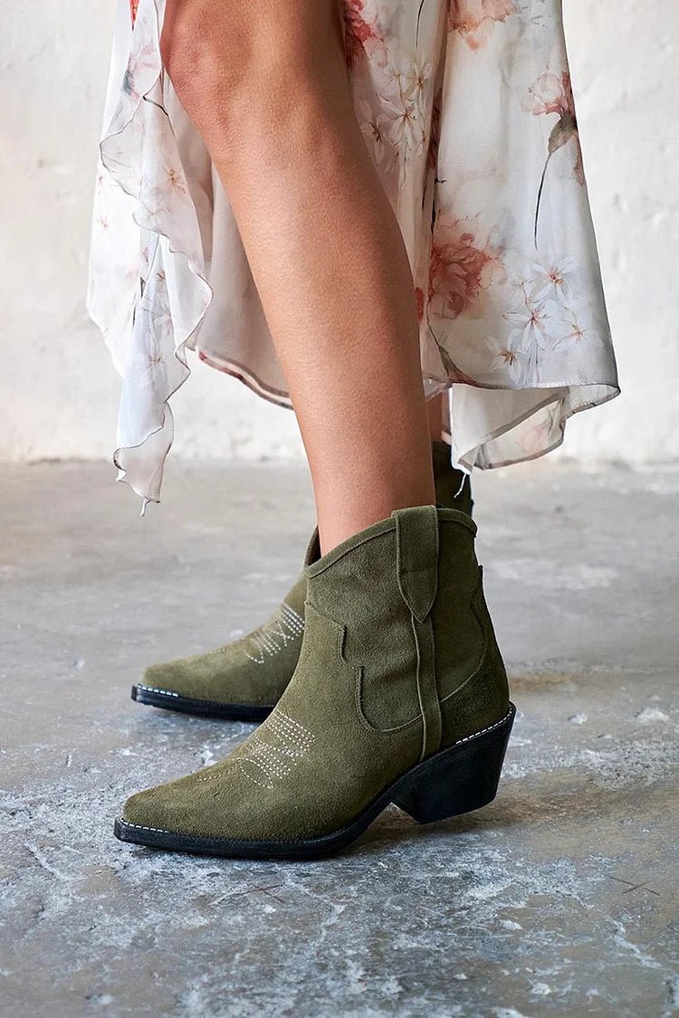 Élise™ | Short Suede Ankle Boots - Liam & Ivy