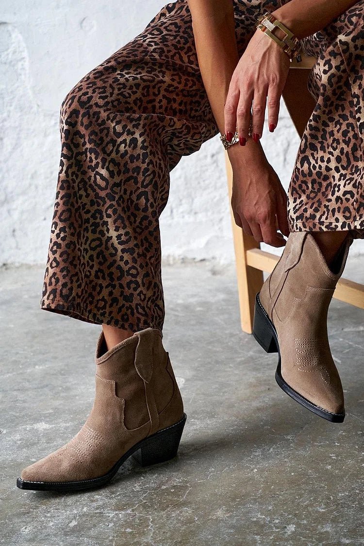 Margot™ | Minimalist Suede Boots - Liam & Ivy