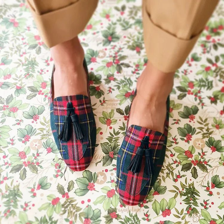 SCOTTISH CHIC LOAFER WITH FRINGES - Liam & Ivy