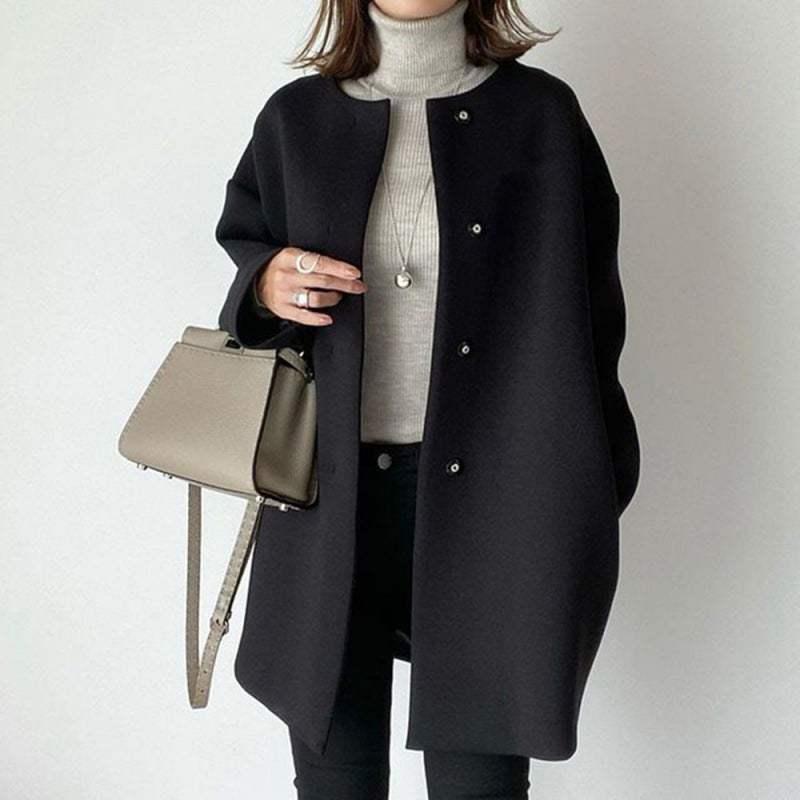 Amalia – Elegant Straight Coat