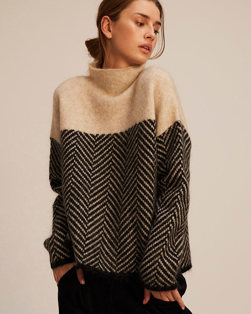 Elise – Elegant High-Neck Sweater
