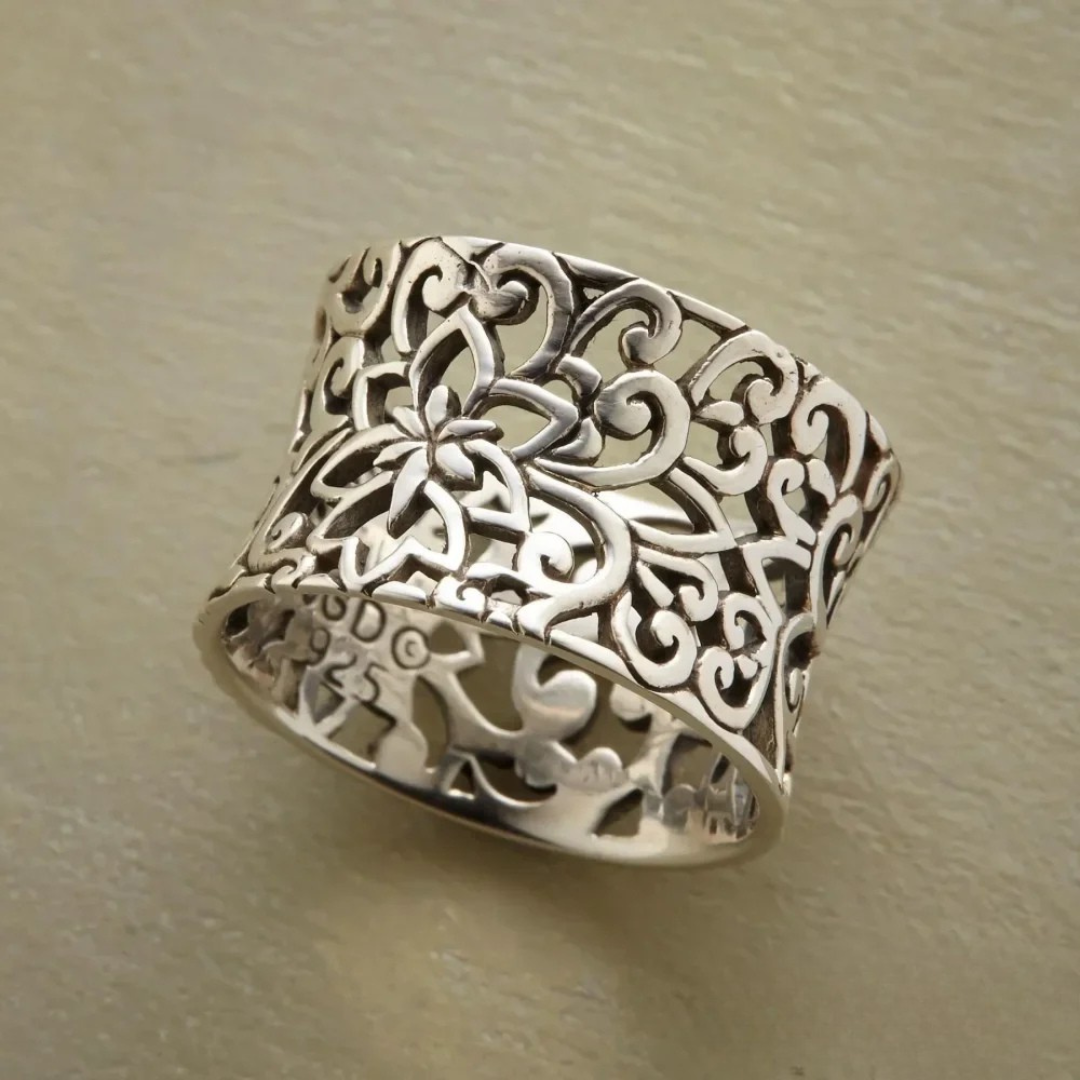 Vintage Hollow Silver Ring