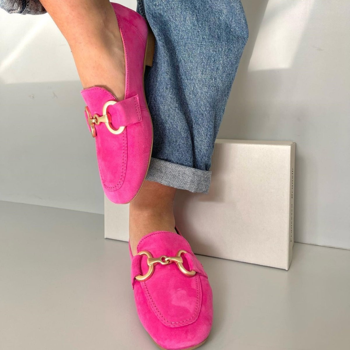 CHIC LOAFERS WITH GOLD DETAIL - Liam & Ivy