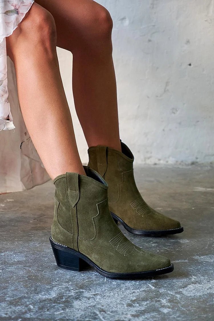 Élise™ | Short Suede Ankle Boots - Liam & Ivy