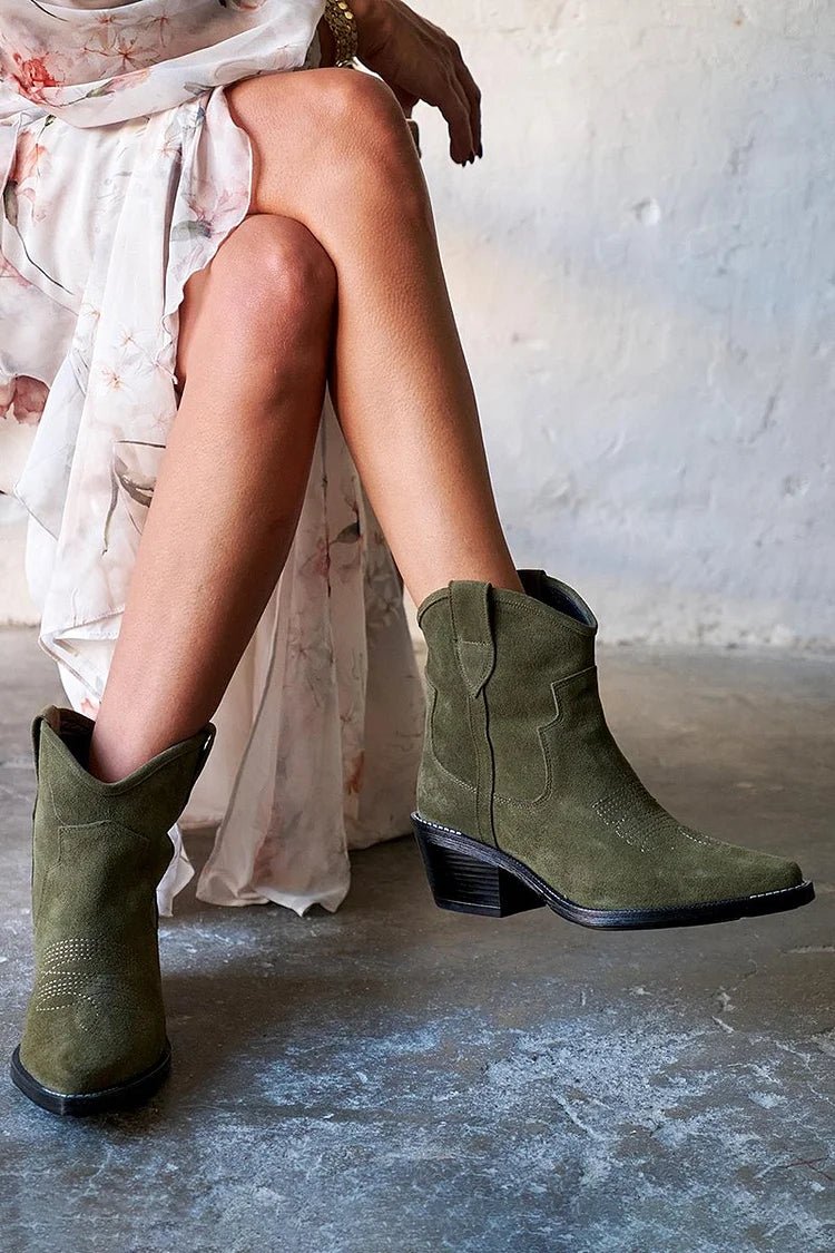 Élise™ | Short Suede Ankle Boots - Liam & Ivy