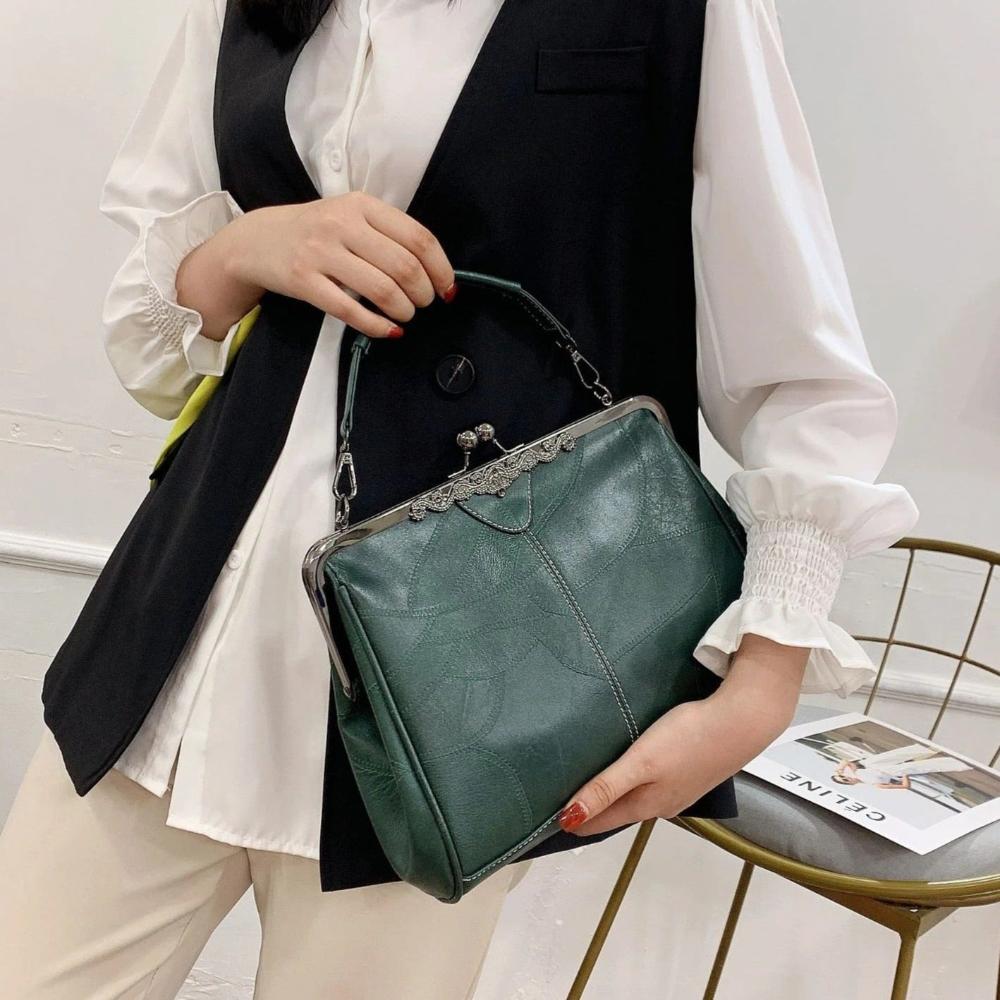 Mila | Timeless vintage bag with elegant flap closure