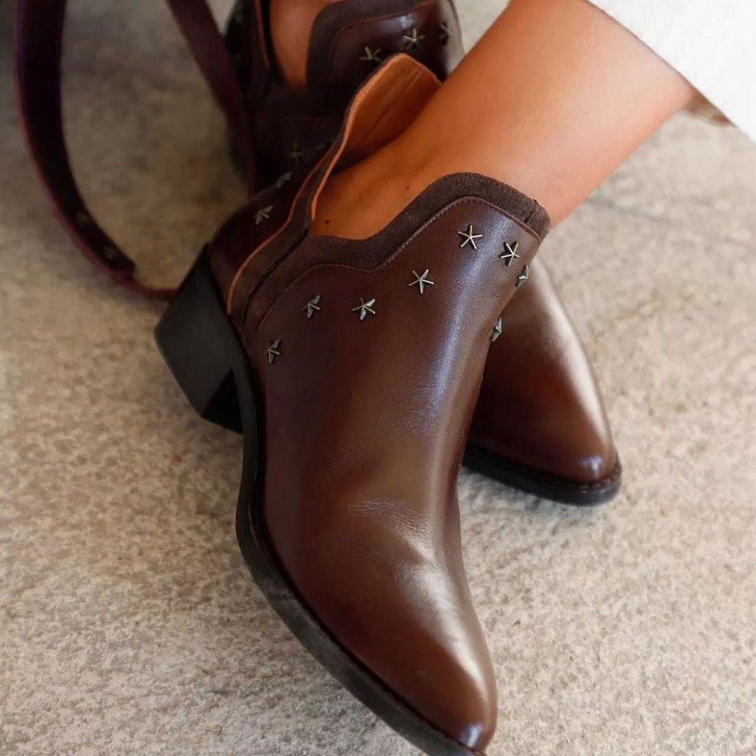 WESTERN BOOTS WITH STUDS - Liam & Ivy
